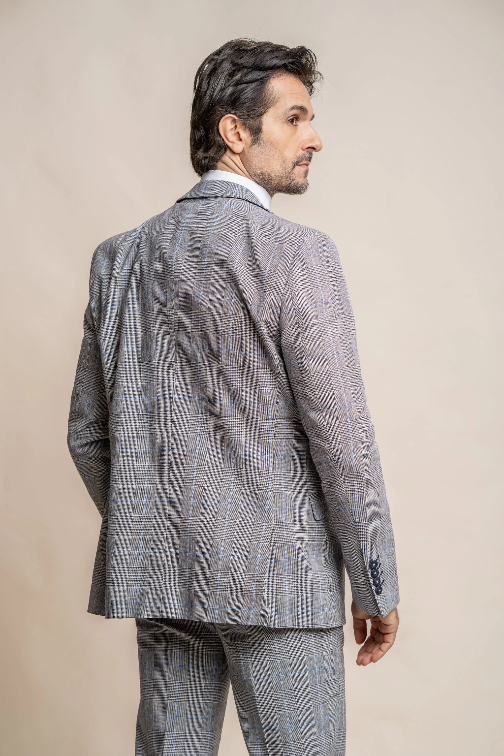 Arriga Three Piece Suit