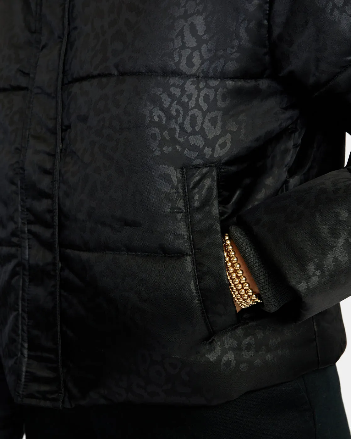 Eezeh Corduroy Puffer Jacket - Black