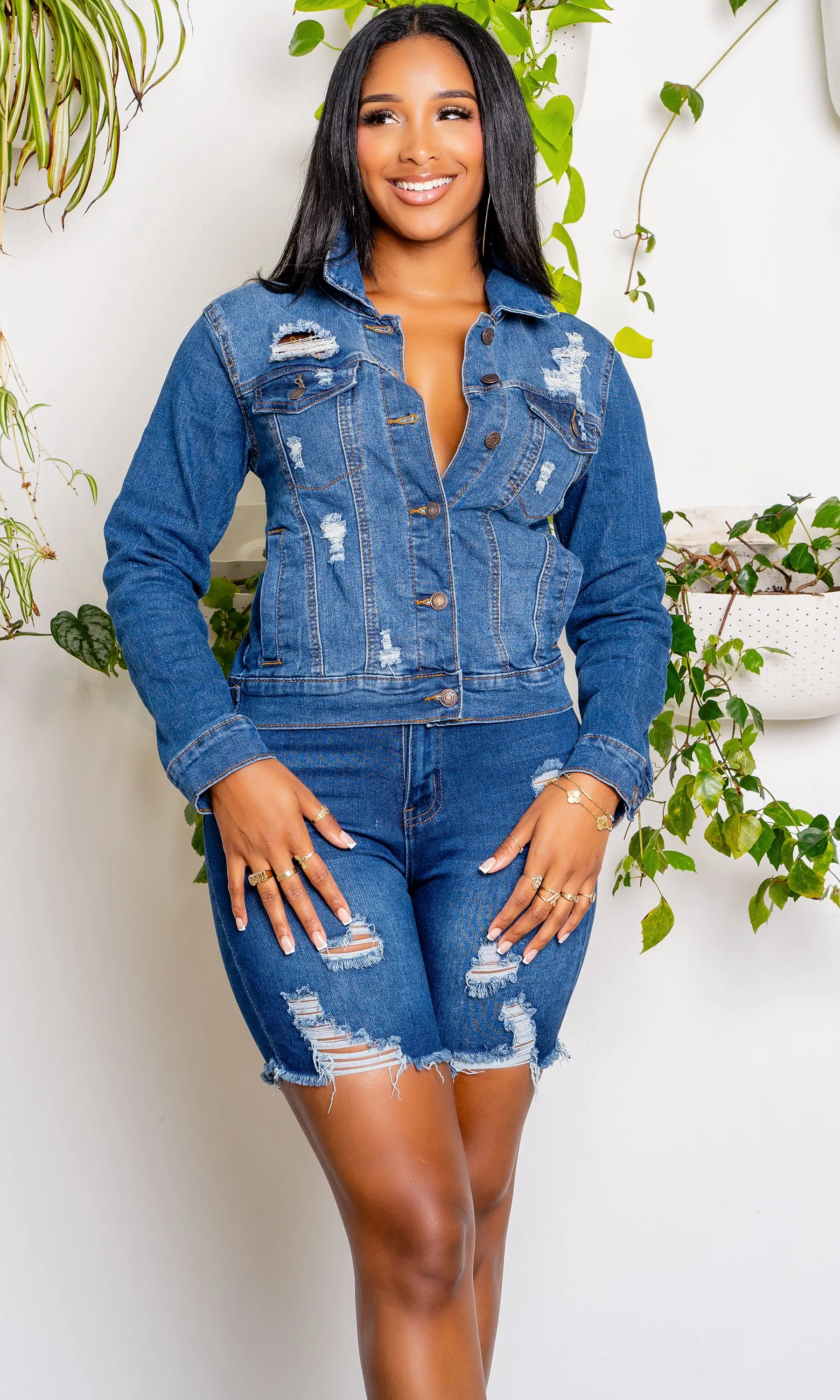 Fashionista 2 | Distressed Denim Jacket - Medium Blue