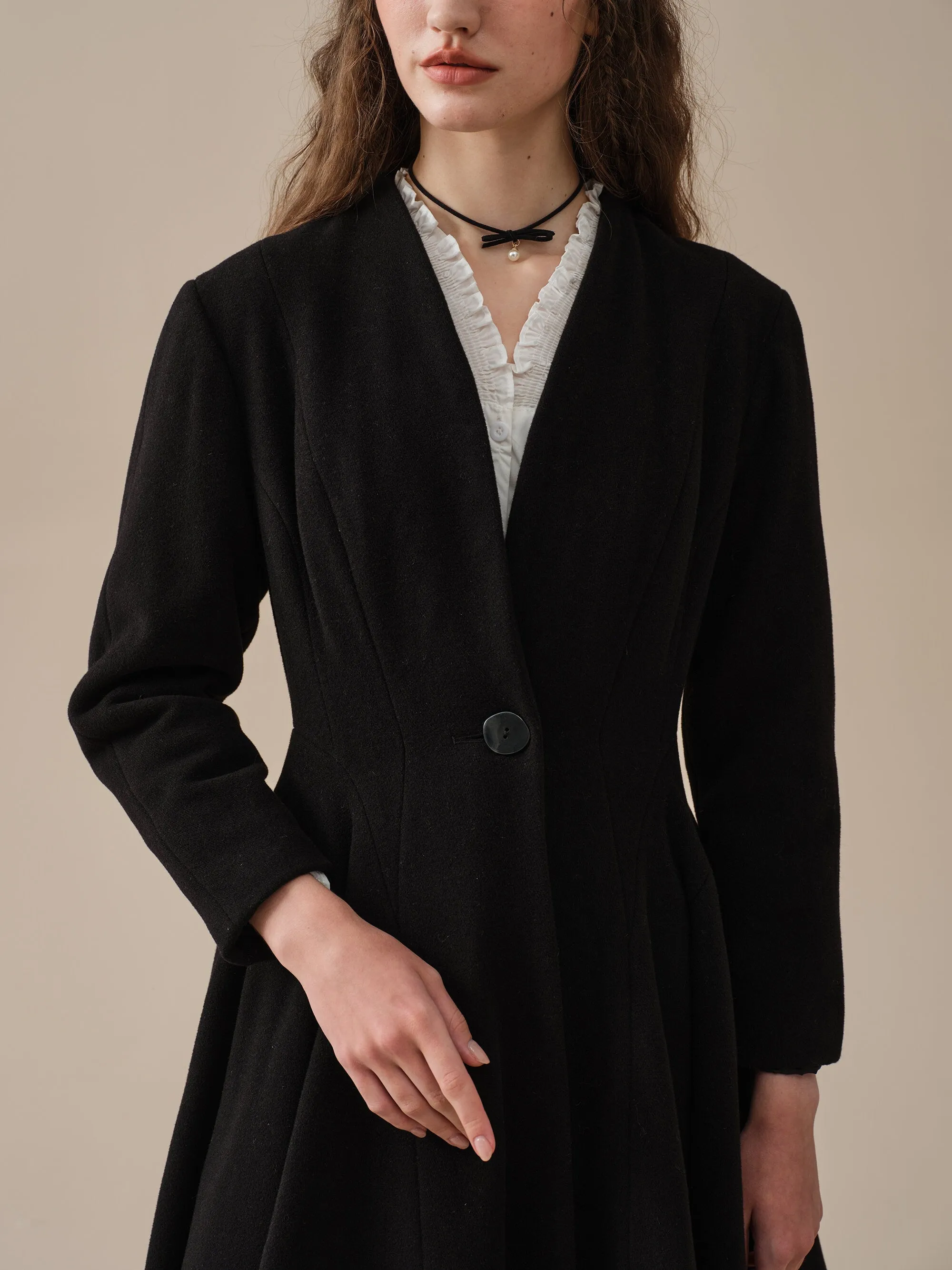 LITTLE WOMEN 22 | WOOL COAT IN BLACK